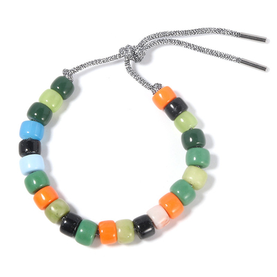 Il proprio forte colorato miscela verde borda il braccialetto regolabile con shinny il filo d'argento