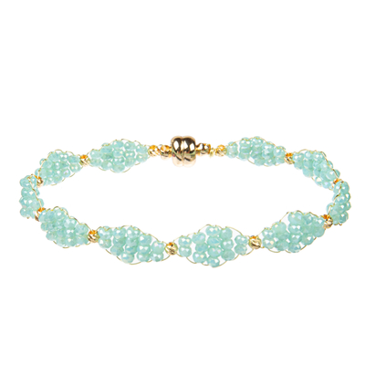 I multi insiemi in rilievo elastici dei braccialetti, seme d'argento verde borda i braccialetti