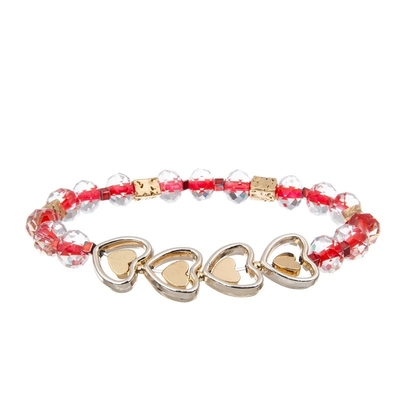 L'incanto XOXO del cuore dell'oro personalizza i braccialetti fatti a mano delle perle di nome per il regalo dell'amica