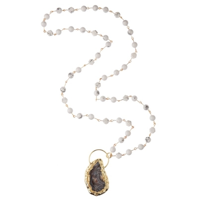 Colore bianco fatto a mano di Brown della collana della catena bordato turchese prezioso del pendente dei semi