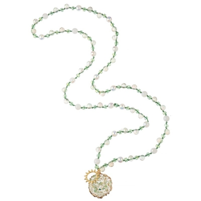 Collana a catena in rilievo fatta a mano verde dell'erba dell'acqua per la primavera
